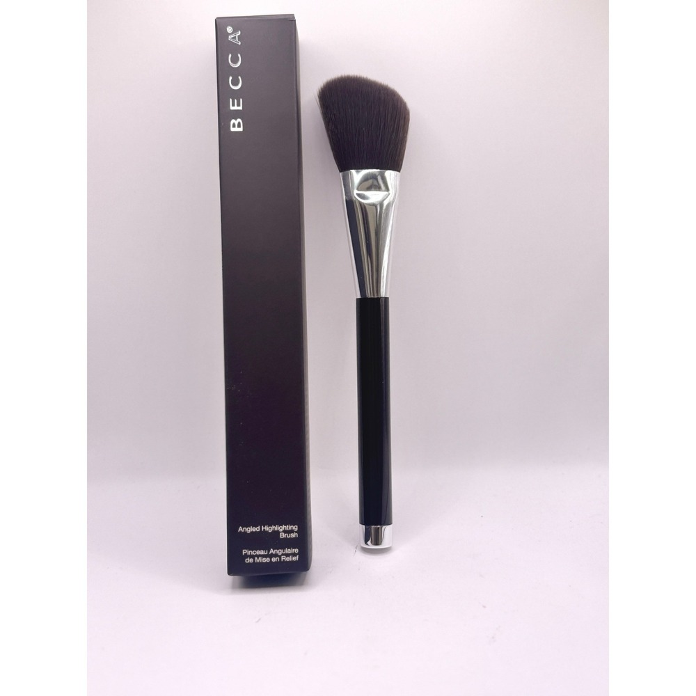 BECCA Cosmetics Angled Highlighting Brush NIB